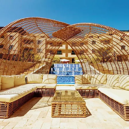 Modern Family Apartment At Millennium 2 - Pool & Spa شقة