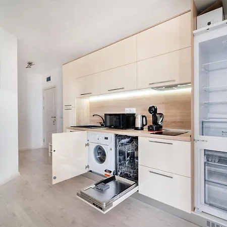 Modern Family Apartment At Millennium 2 - Pool & Spa